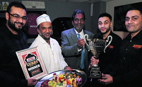 Ruchi Team with Swindon Advertiser best curry award